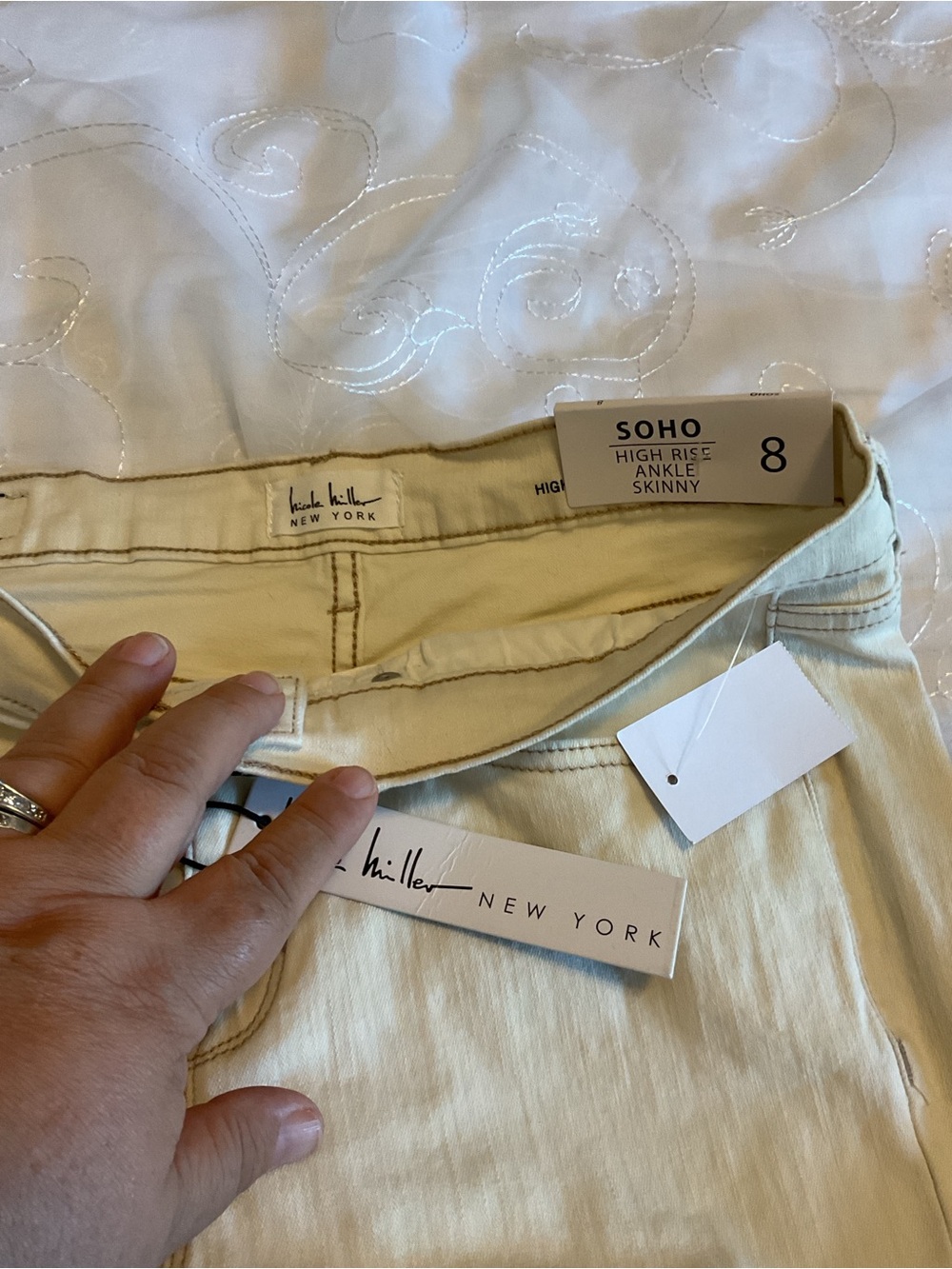 Nicole Miller NWT Womens Winter White Size 8 Distressed Pants - Picture 10 of 10